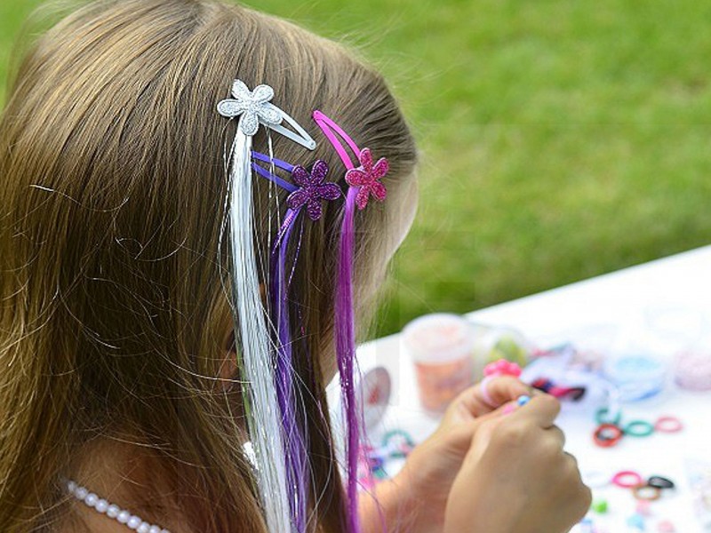  Szines hajtincs egyszarvú csattal Álarc, Fejdísz, Kellék