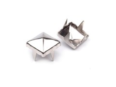 Piramis szegecs - 50 db/csomag Fém-,mágnes kellék